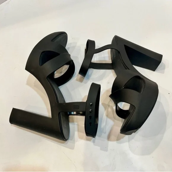 SOLD Melissa Chic Black Strappy platform chunky heels - Picture 3 of 7